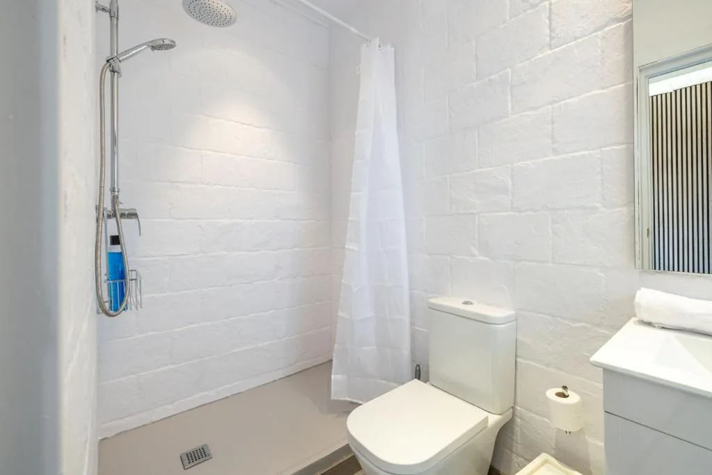 Budget Tweepersoonskamer met 2 Bedden — Alberg Taull