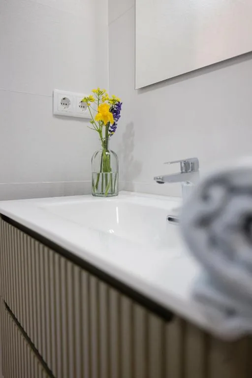 Doppelzimmer – 2 Betten — Albergue A Lagoa - Private Rooms