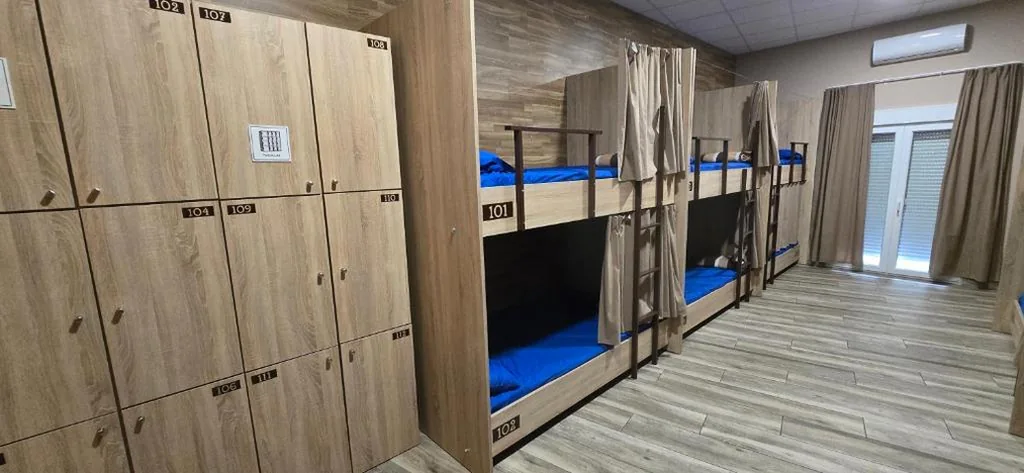 Lit superposé en dortoir partagé mixte — ALBERGUE a QUEIMADA