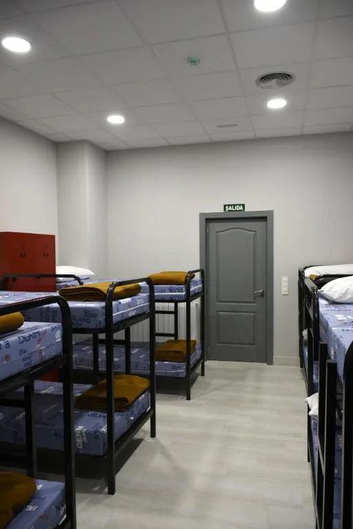 Letto a castello in dormitorio condiviso misto — Albergue Bide-Ona