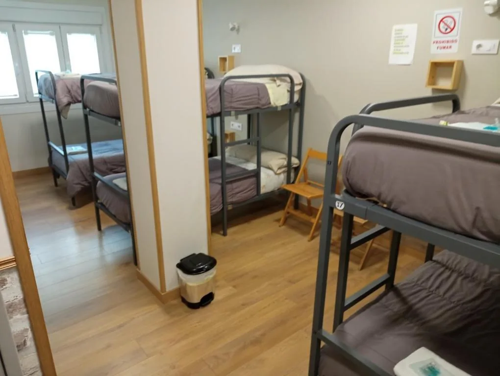 Litera en habitación compartida mixta — Albergue Camiño Real