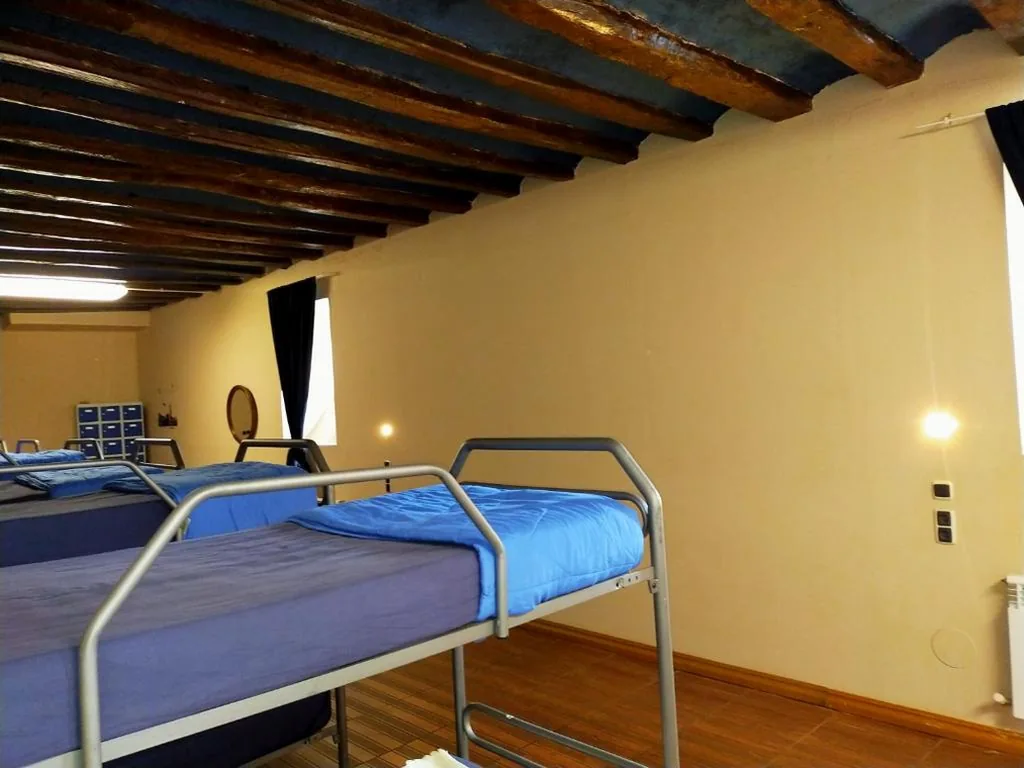 24床混合共用宿舍 — ALBERGUE CASA BAZTAN