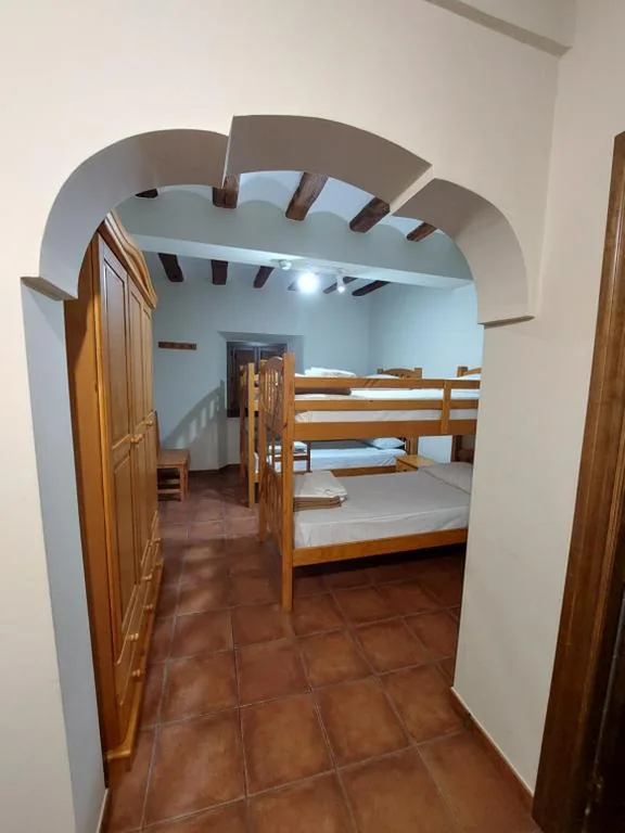 Cama en habitación compartida de 8 camas — ALBERGUE CASA LAS ANGELITAS