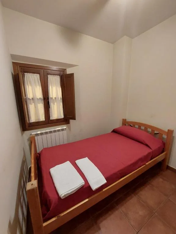 Habitación Individual con baño privado — ALBERGUE CASA LAS ANGELITAS