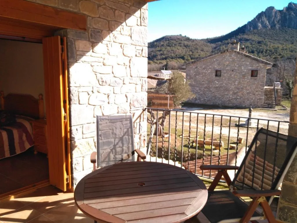 Double Room with Balcony — Albergue Casa Salinas