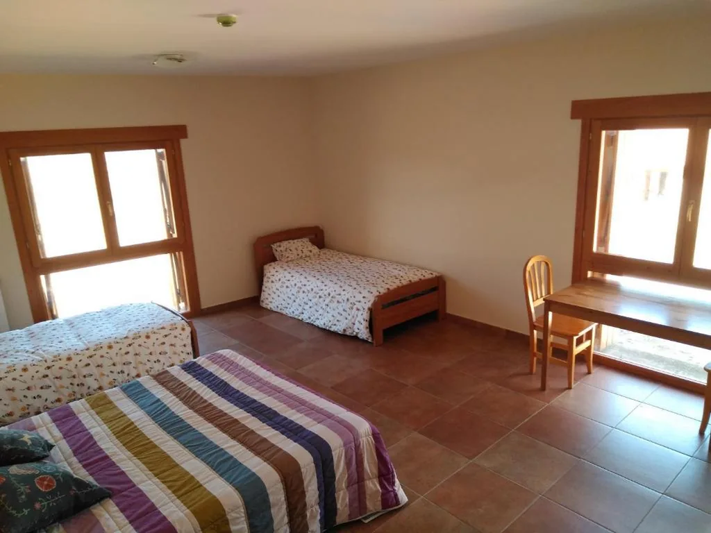 Family Room with Bathtub — Albergue Casa Salinas
