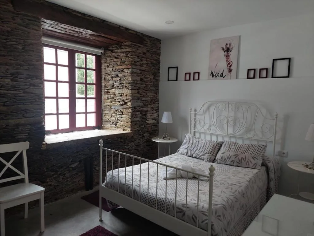 Habitación Doble Deluxe con ducha — ALBERGUE CASTELOS