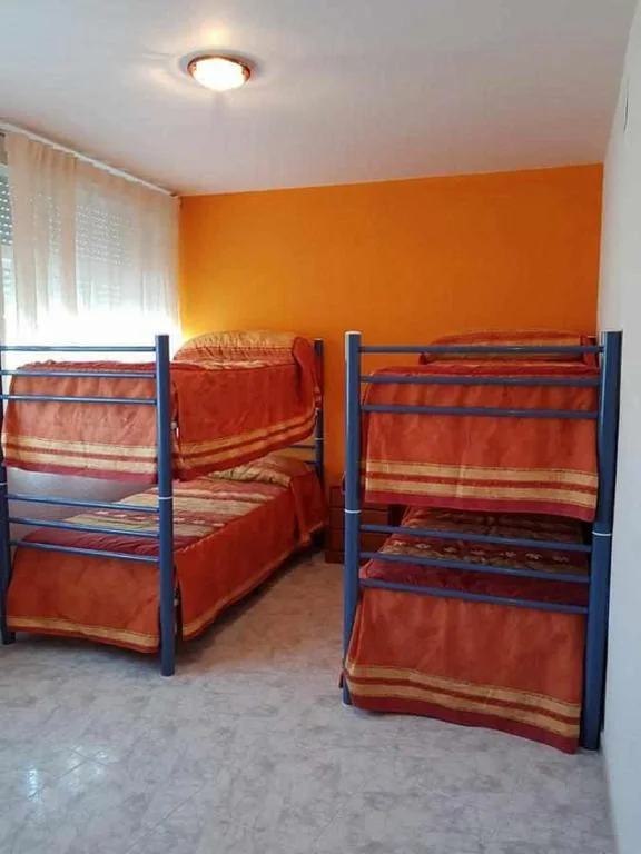 Habitación Cuádruple con baño — Albergue Ciudad del Doncel