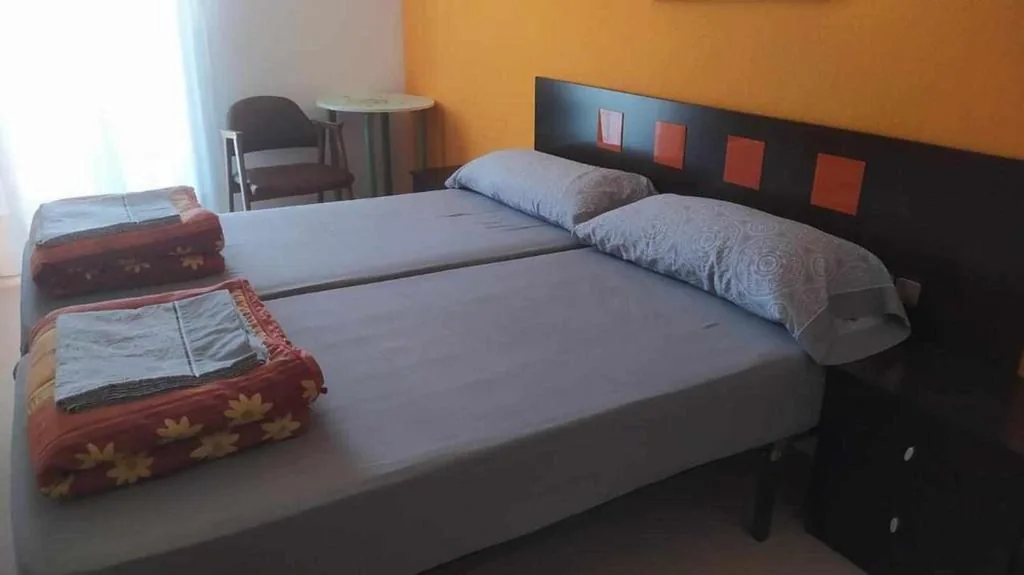 Habitación Doble - 2 camas — Albergue Ciudad del Doncel