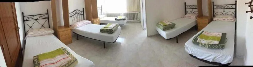 Habitación Familiar adaptada para personas de movilidad reducida — Albergue Ciudad del Doncel