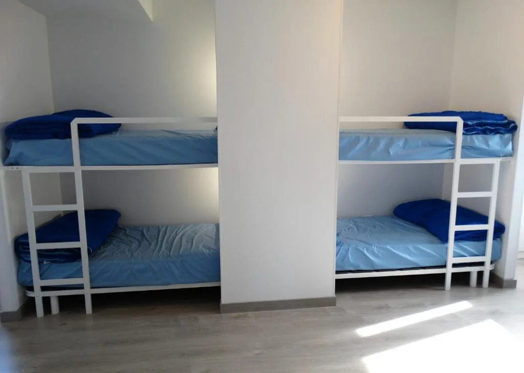 Bett im Achtbettzimmer — Albergue da Costa