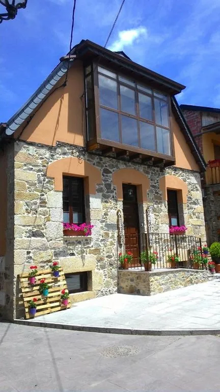 Casa — Albergue de peregrinos Compostela
