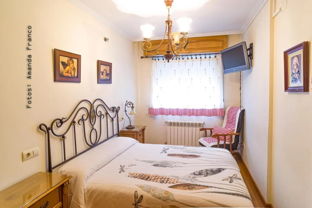 Habitación Doble con baño privado — Albergue de Peregrinos Ultreia et Suseia
