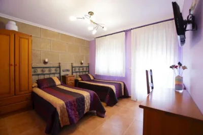 ALBERGUE EL CANTARO - Solo Peregrino con Credencial — foto 10
