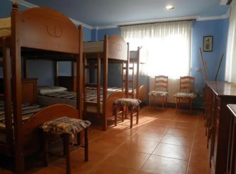 Camera condivisa mista — ALBERGUE EL CANTARO - Solo Peregrino con Credencial