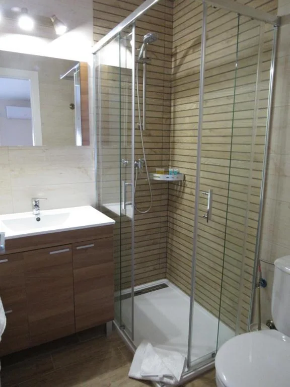 Habitación Doble con baño privado — Albergue El Encuentro