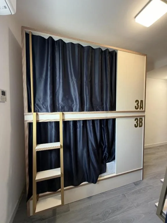 Chambre familiale avec salle de bains privative — Albergue -Hostel ManuelaINN