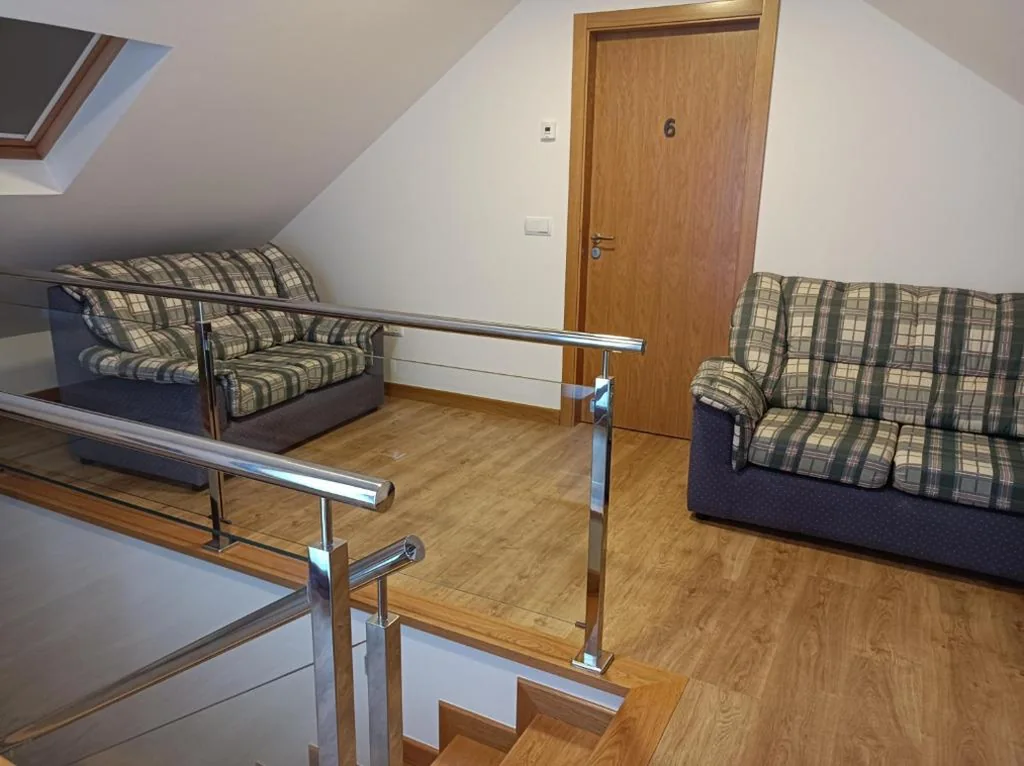带共用浴室的双人间 — Albergue Hostel Nuestra Señora del Camino
