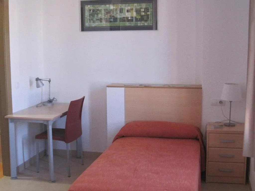 専用バスルーム付きツインルーム — Albergue Inturjoven Almeria
