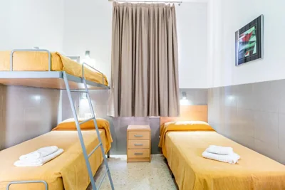 Albergue Inturjoven Malaga — Foto 7