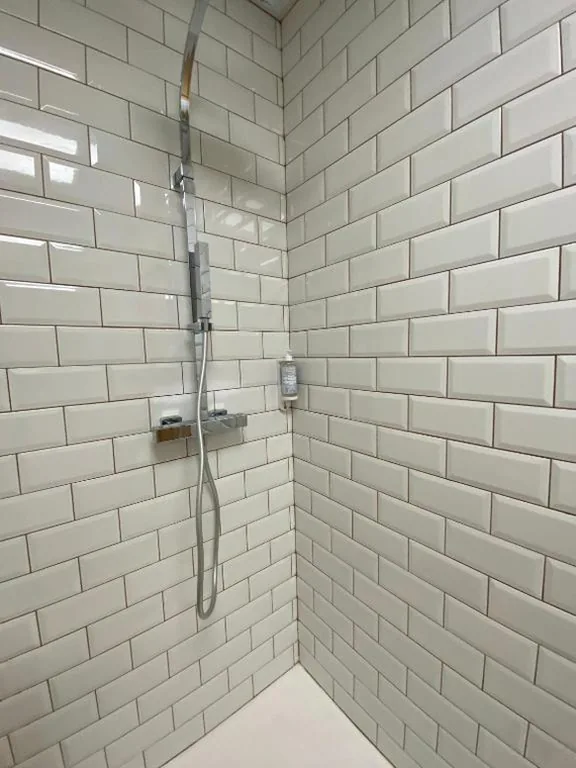 Camera singola con bagno in comune — Albergue Jakue