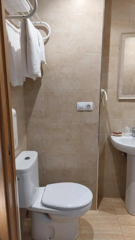 Doppelzimmer mit 2 Einzelbetten — Albergue la escuela