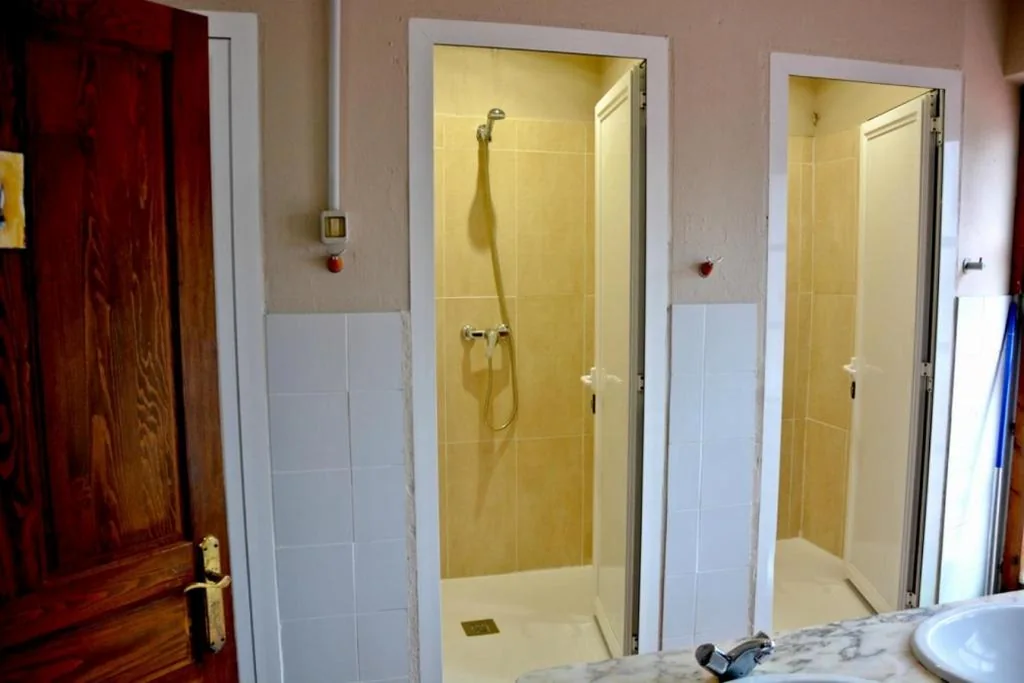 Bett in gemischtem Schlafsaal mit 6 Betten — Albergue La Estación