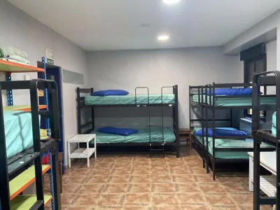 Albergue La Fuente Casa de Austria , SOLO PEREGRINOS — 写真 5
