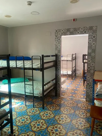 Albergue La Fuente Casa de Austria , SOLO PEREGRINOS — 写真 10
