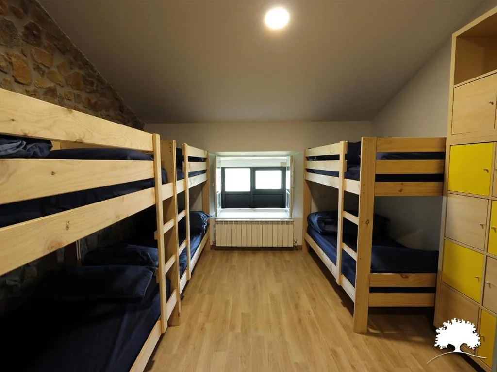 Posto letto in dormitorio condiviso misto da 10 letti — Albergue La Incera
