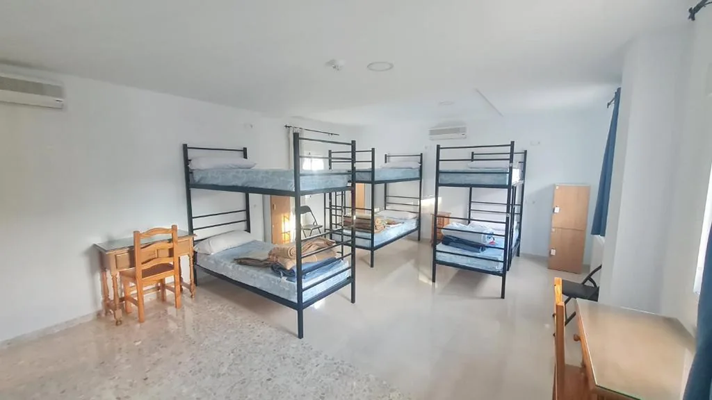 Quarto Familiar — ALBERGUE LA TIÑOSA