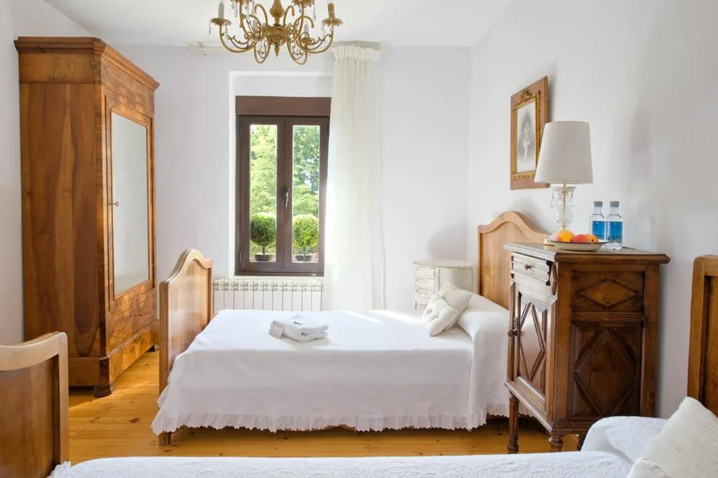 Camera Standard con bagno in comune - 2 letti — Albergue LaMorena