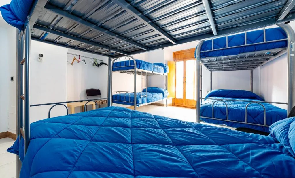 Economy-Vierbettzimmer mit Gemeinschaftsbad — Albergue las Veletas