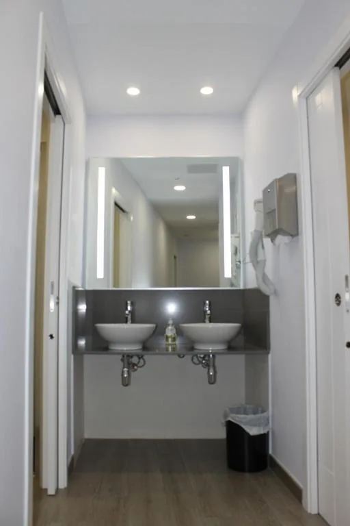 Posto letto in dormitorio condiviso misto da 8 posti — Albergue Linares