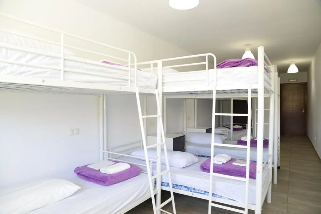 Camera quadrupla con bagno privato — Albergue Mar de Fora