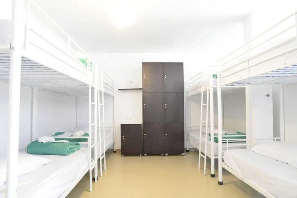 Posto letto in dormitorio misto — Albergue Mar de Fora