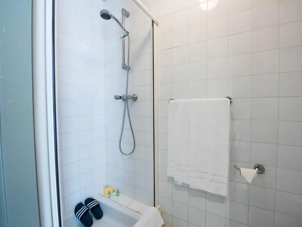 Tweepersoonskamer — Albergue Monte Do Gozo