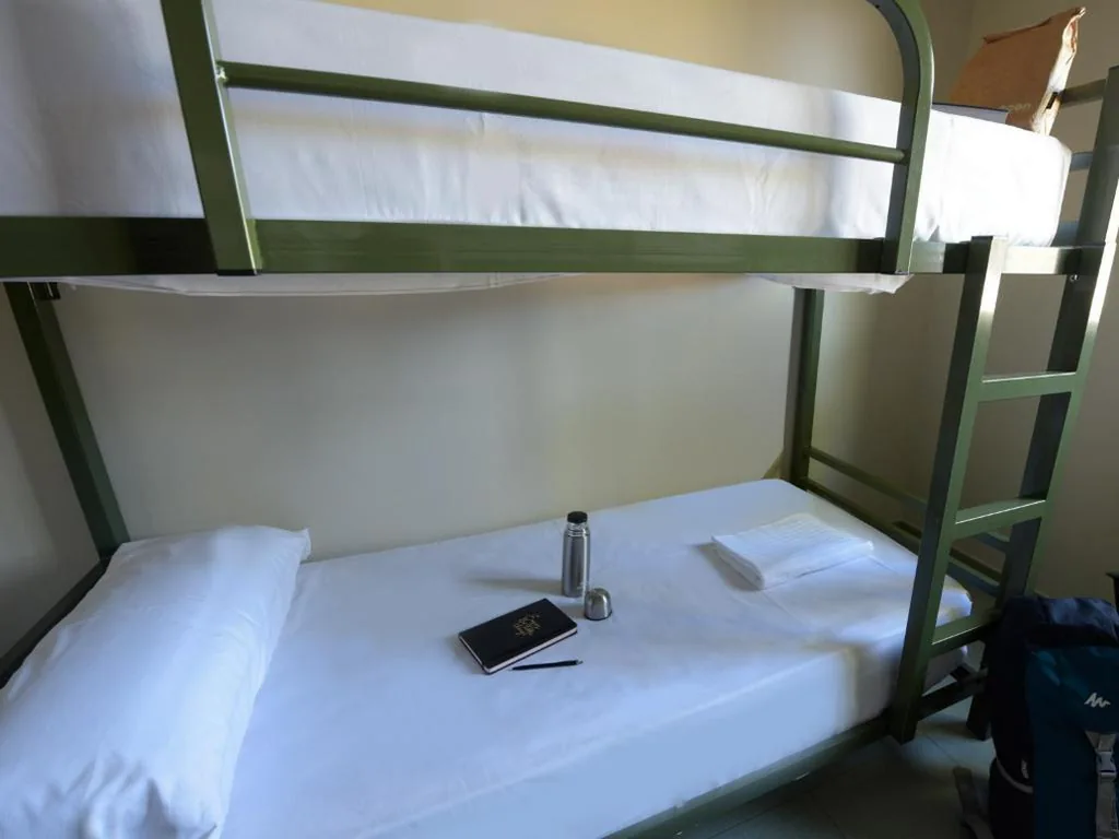 Familiekamer met eigen badkamer — Albergue Monte Do Gozo