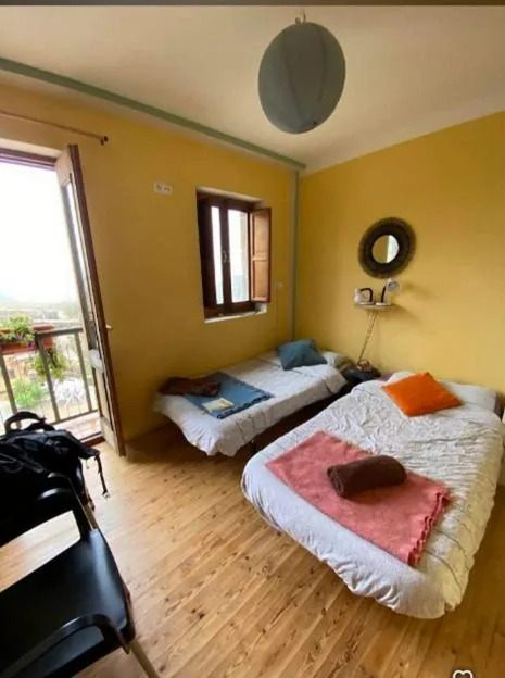 Camera doppia - 2 letti — Albergue Monte irago