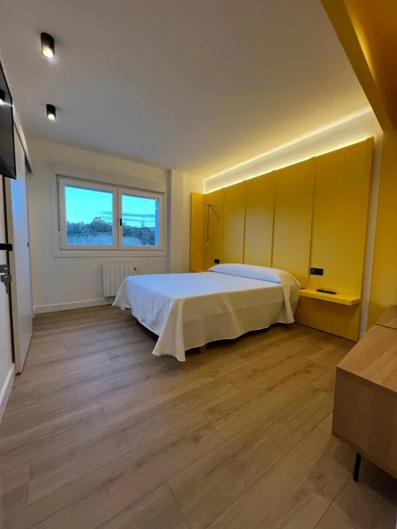Doppelzimmer mit eigenem Bad — Albergue O Burgo
