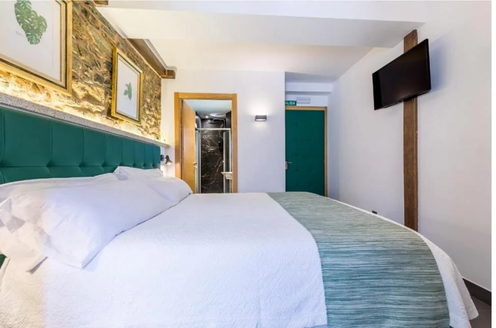 Chambre double supérieure - 1 très grand lit ou 2 lits simples — Albergue O Candil