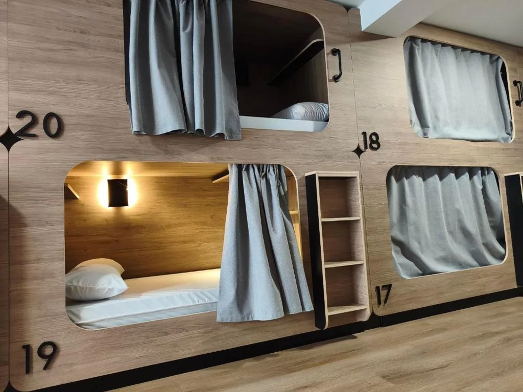 Letto a castello in camera condivisa mista — Albergue O Centro