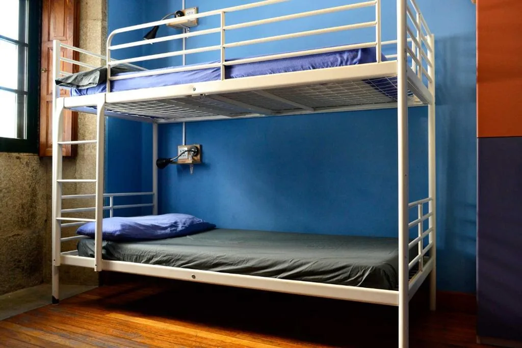 Bed in gedeelde slaapzaal met 4 bedden — Albergue O Fogar de Teodomiro