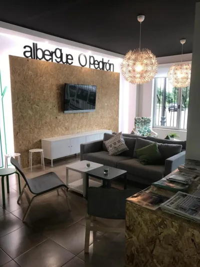Albergue O Pedrón Hostel & Rooms — Foto 12