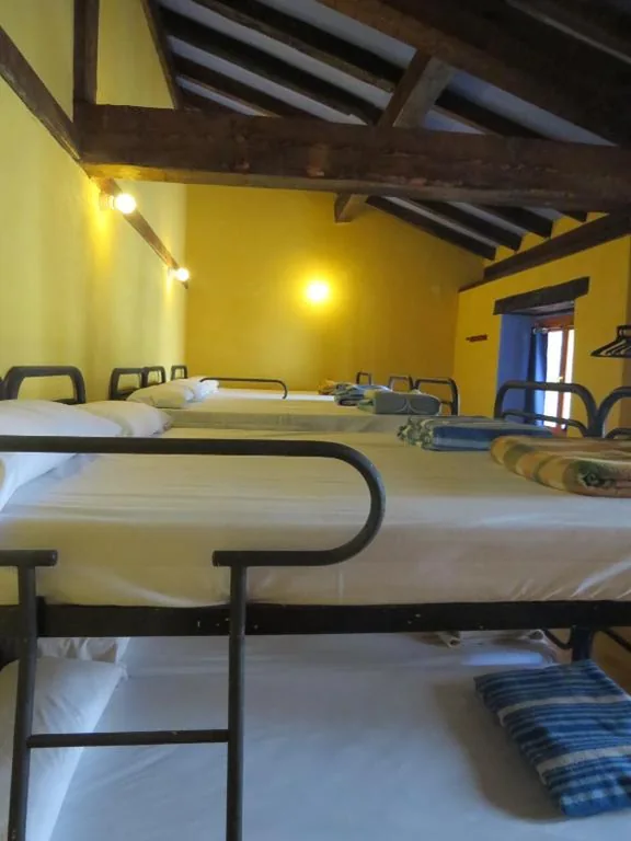 Cama em dormitório misto com 10 camas — Albergue Olasenea Aterpea