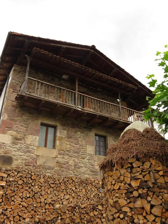 Casa com 4 quartos — Albergue Olasenea Aterpea