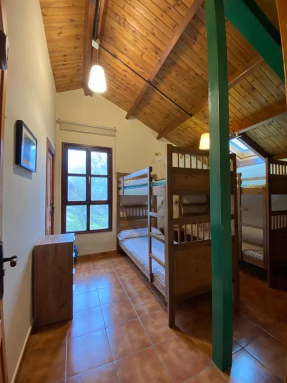 Quarto partilhado misto - 4 camas — Albergue Peña Castil