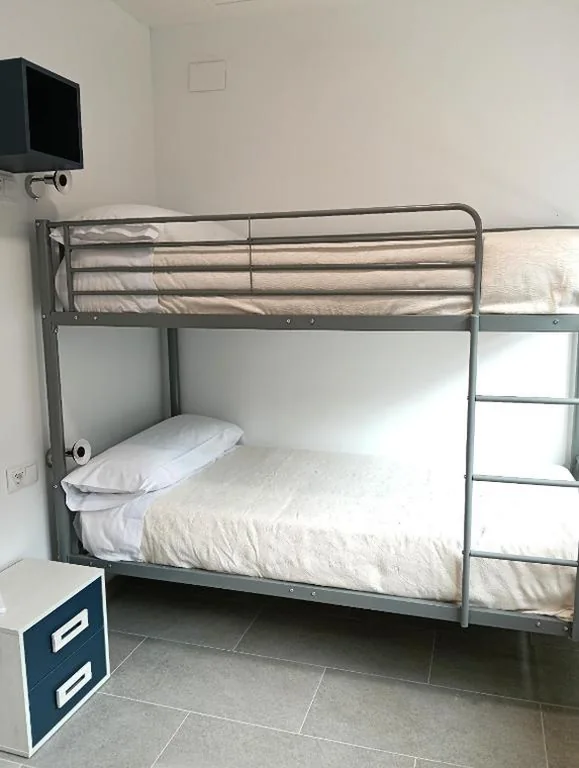 共用バスルーム付きツインルーム — Albergue Pundak Valle del Jerte