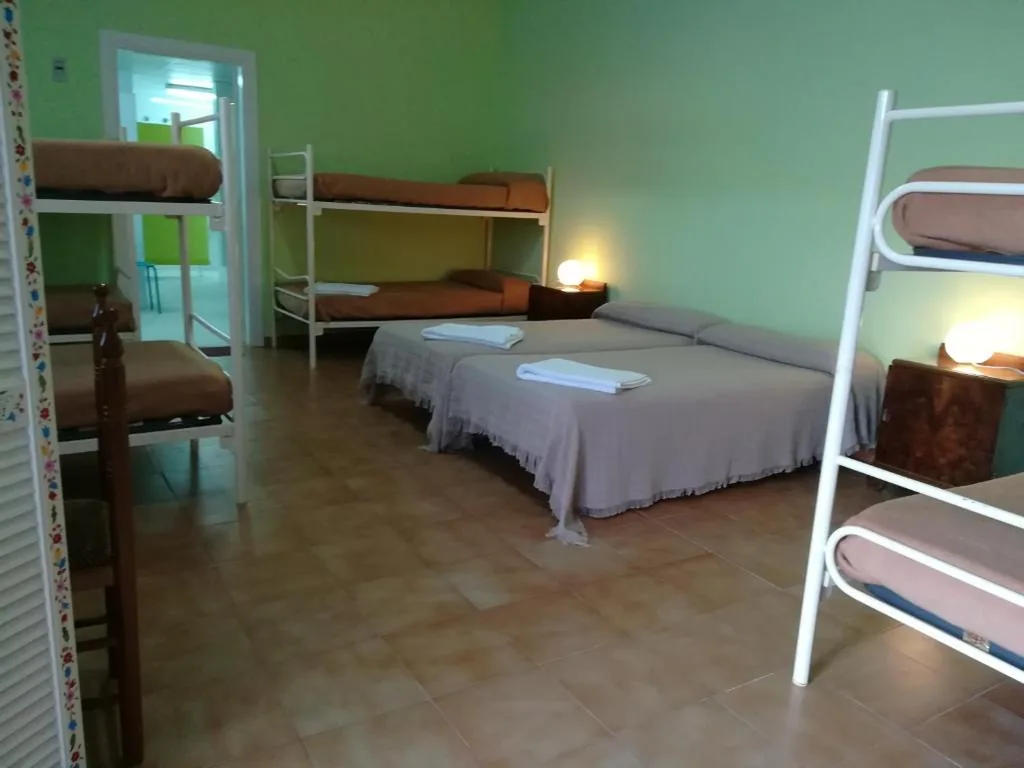 Familienzimmer mit Gartenblick — Albergue Quinta del Jalón