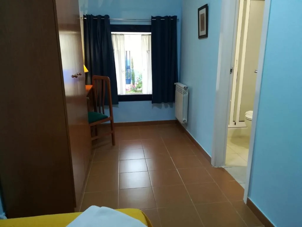 Einzelzimmer mit eigenem Bad — Albergue Quinta del Jalón